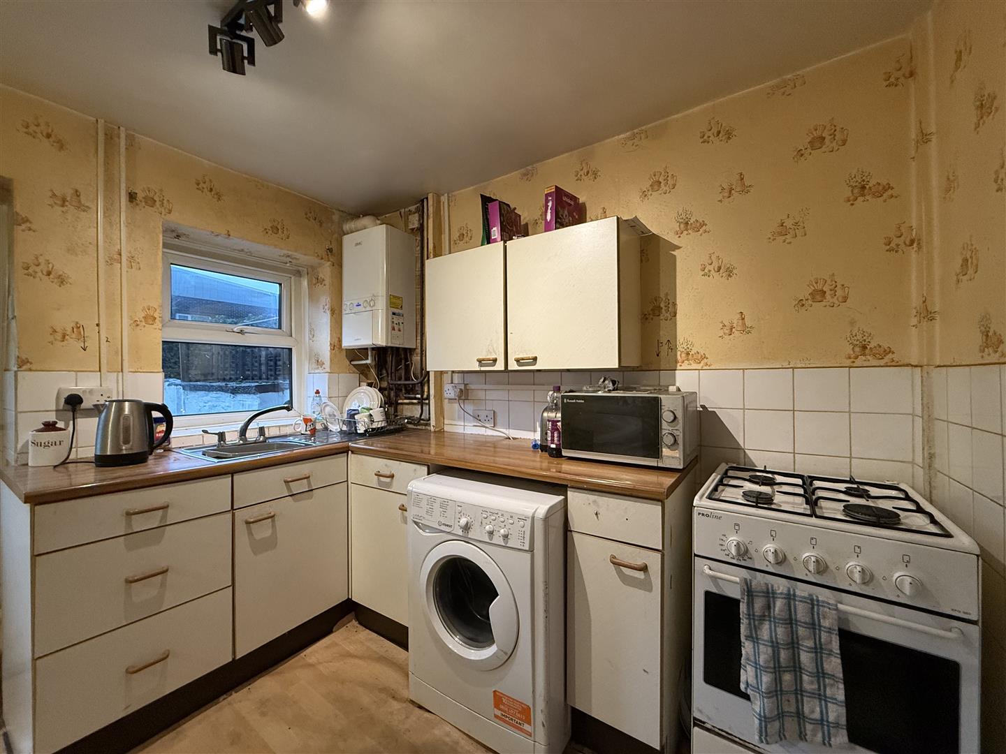 2 bed house - mid terrace in Lodge Street, Hyde – photo 5